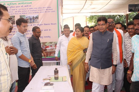 'किसान हैं विकसित भारत की रीढ़, तिलहन उत्पादन से बढ़ेगी आत्मनिर्भरता' — मंत्री श्री टंक राम वर्मा