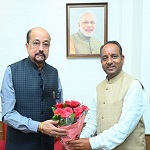 राज्यपाल श्री डेका से छत्तीसगढ़ रेड क्रॉस समिति के अध्यक्ष श्री तोमन साहू ने की सौजन्य भेंट