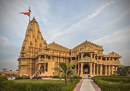 आध्‍यात्मिक पर्यटन के वैश्विक केन्‍द्र के रूप में 75 वर्ष पूरे कर रहा सोमनाथ मंदिर, अमृत पर्व पर उपस्थित रहेंगे पीएम