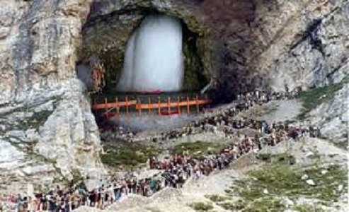 पहलगाम और बालतल दोनों मार्गों से कड़ी सुरक्षा के बीच वार्षिक अमरनाथ यात्रा शुरू