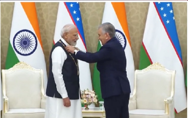 प्रधानमंत्री मोदी उज्बेकिस्तान के सर्वोच्च राजकीय सम्मान ऑर्डर ऑफ ओलिय दरजाली दोस्तलिक से हुए सम्मानित