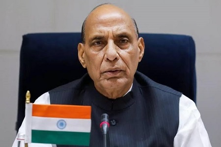 पहलगाम आतंकी हमला:रक्षा मंत्री ने तीनों सेनाओं के शीर्ष अधिकारियों के साथ घाटी में स्थिति की समीक्षा की