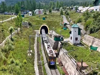 कश्मीर घाटी में पहली मालगाड़ी का आगमन, वाणिज्य और संपर्क के लिए महान दिन : प्रधानमंत्री