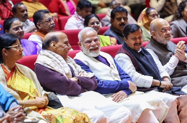 प्रधानमंत्री के सबसे लंबे कार्यकाल की उपलब्धि के उपलक्ष्य में एनडीए की आज नई दिल्ली में बैठक