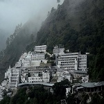 जम्मू-कश्मीर: खराब मौसम के कारण लगातार चौथे दिन स्थगित रही वैष्णो देवी यात्रा