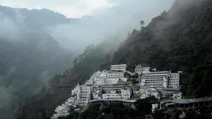 जम्मू-कश्मीर: खराब मौसम के कारण लगातार चौथे दिन स्थगित रही वैष्णो देवी यात्रा