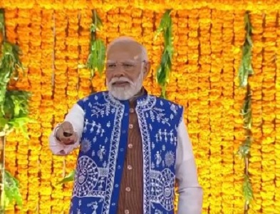प्रधानमंत्री मोदी ने नर्मदा ज़िले में 9,700 करोड़ की विकास परियोजनाओं का उद्घाटन किया