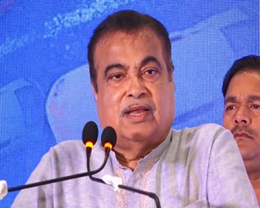 केंद्रीय मंत्री नितिन गडकरी ने पहाड़ी इलाकों में चट्टानों के गिरने को रोकने के लिए ...