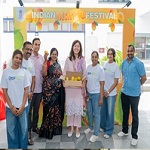 “भारतीय परंपरा के धागे” : सिंगापुर में सांस्कृतिक उत्सव में कलाकारों को पुरस्‍कार के रूप में आम की पेटियां दी गईं