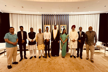 शिवसेना सांसद श्रीकांत शिंदे के नेतृत्‍व में बहुदलीय संसदीय शिष्‍टमंडल अबूधाबी पहुंचा