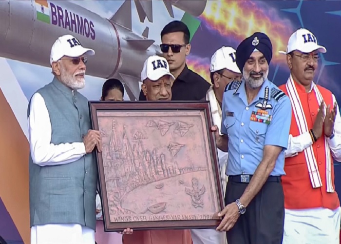 विंग्स ओवर गंगा : एयर शो के अंतिम दिन प्रधानमंत्री मोदी मुख्य अतिथि के रूप में हुए शामिल