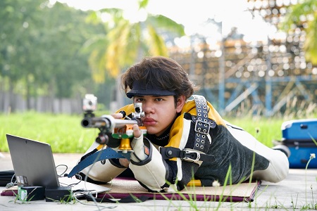 ISSF जूनियर विश्‍व कप में एड्रियन करमाकर ने रजत पदक जीतकर भारत का पदक खाता खोला