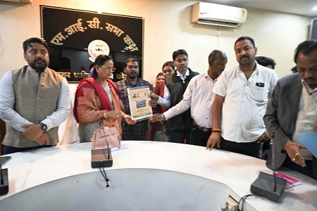 महापौर ने 127 हितग्राहियों को प्रदान किया आवासगृह  स्वीकृति व भवन अनुज्ञा पत्र