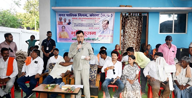 उद्योग मंत्री श्री लखनलाल देवांगन ने किया 40 लाख रूपए के सड़क डामरीकरण कार्य का शुभारंभ
