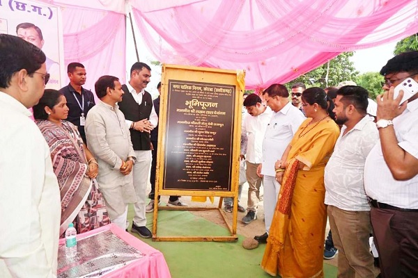 पं.रविशंकर नगर वार्ड के सड़क डामरीकरण व जीर्णोद्धार कार्य का भूमिपूजन संपन्न