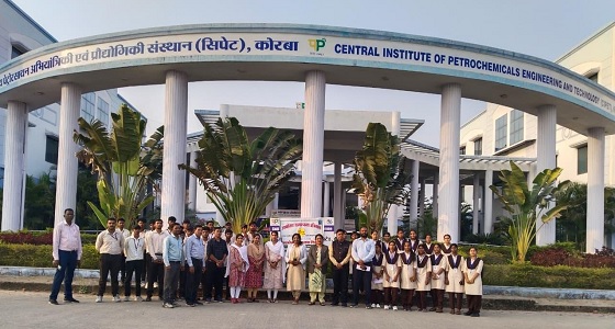 कोरबा जिला उपभोक्ता आयोग ने छात्र - छात्राओ को उपभोक्ता कानूनो की दी जानकारी