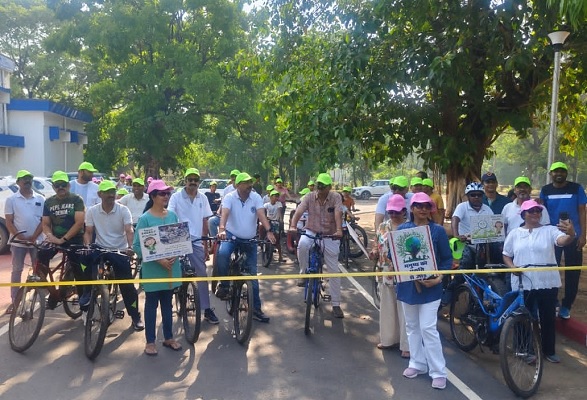 एचटीपीएस में पर्यावरण संरक्षण का संदेश लेकर निकाली गई साइकिल रैली