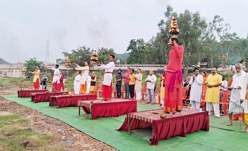 गुरूपूर्णिमा के अवसर पर माँ सर्वमंगला घाट कोरबा पर की गयी हसदेव आरती 