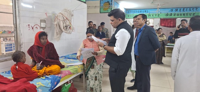 मेडिकल कॉलेज पहुंचते ही नवपदस्थ कलेक्टर श्री कुणाल दुदावत ने ली स्वास्थ्य सुविधाओं की टोह