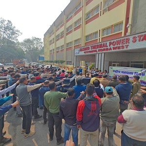 एचटीपीएस में मुख्य अभियंता ने दिलाई मतदान करने की शपथ