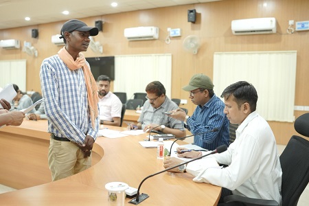सीईओ जिला पंचायत  श्री दिनेश कुमार नाग ने जनदर्शन में सुनी आम नागरिको की शिकायतें