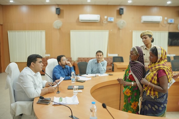 कलेक्टर जनदर्शन में सुनी गई आम लोगो की फरियाद, जनदर्शन में कुल 109 आवेदन प्राप्त