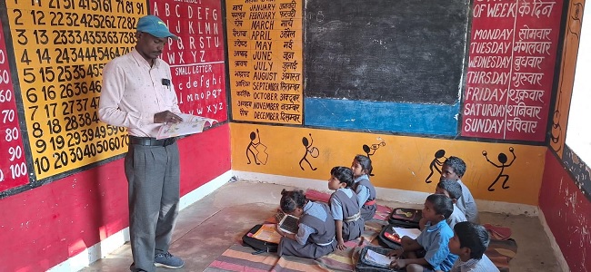 एकलशिक्षकीय व्यवस्था से मिली मुक्ति - झुनकीडीह के विद्यार्थियों की चमकी किस्मत