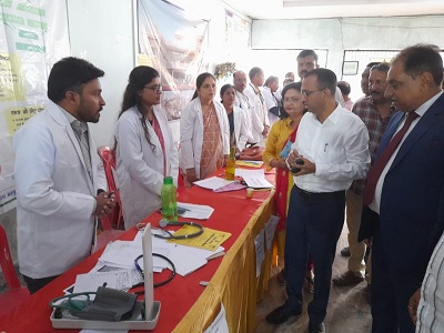 कलेक्टर ने किया जिला स्तरीय आयुष मेला का अवलोकन, 12 सौ से अधिक मरीज हुए लाभान्वित