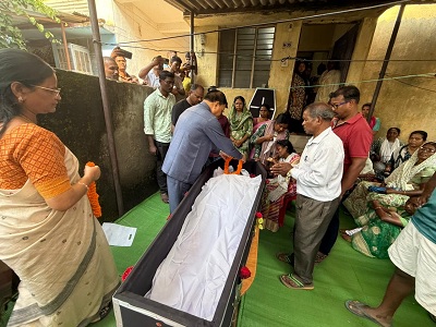 कैबिनेट मंत्री श्री लखनलाल देवांगन ने मृत बच्चों के परिजनों से की मुलाकात, दी श्रद्धांजलि