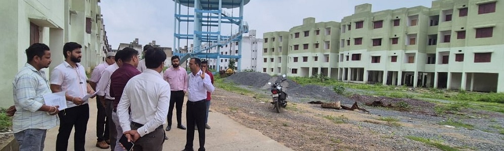 कलेक्टर ने किया बाल सुधार गृह और प्रधानमंत्री आवास दादर खुर्द का निरीक्षण