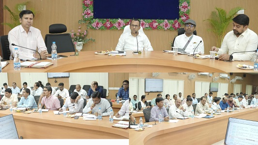 कलेक्टर श्री वसंत के निर्देश: टीन-शेड वाले भवनों में संचालित स्कूलों में डीएमएफ से बनेंगे नए भवन