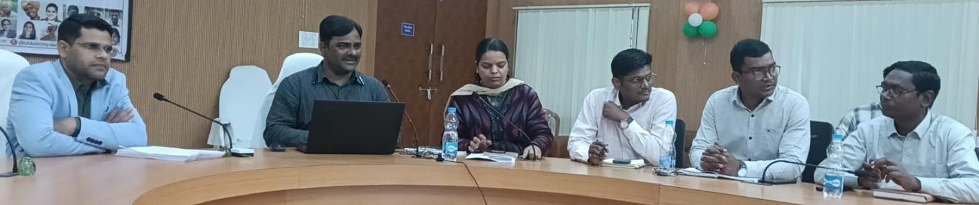 संभाग स्तरीय आधार ऑपरेटर प्रशिक्षण आयोजितः स्कूलों में विद्यार्थियों के अनिवार्य बायोमेट्रिक अपडेट के निर्देश