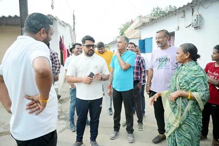 मच्छरों से निपटने सघन रूप से करायें दवाओं का छिड़काव, नालियों की हो सतह से सफाई : आयुक्त