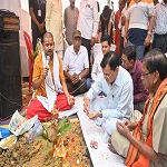 उद्योग मंत्री श्री देवांगन ने श्री चंदपुरिहा कंसोधन वैश्य गुप्ता समाज को सामुदायिक भवन की दी सौगात