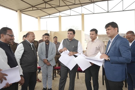 कलेक्टर श्री कुणाल दुदावत ने किया पाली महोत्सव आयोजन स्थल का निरीक्षण