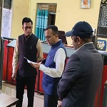 कलेक्टर ने किया तहसील कार्यालय पोड़ी उपरोड़ा का निरीक्षण, पटवारी को नोटिस जारी करने के निर्देश