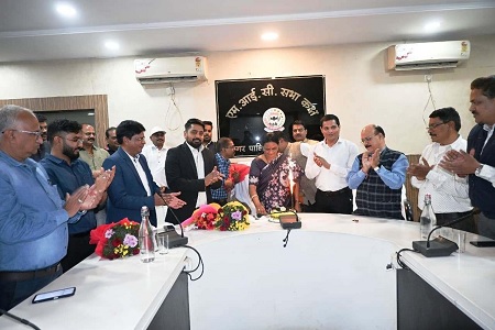 साकेत में हर्षोल्लास से मनाया गया महापौर श्रीमती संजूदेवी राजपूत का जन्मदिन