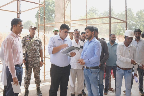 कलेक्टर श्री कुणाल दुदावत ने मेडिकल कॉलेज भवन निर्माण कार्य का किया निरीक्षण