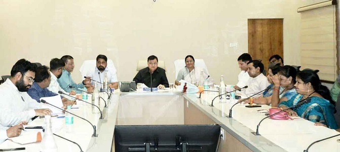 विकास कार्यो में लापरवाही स्वीकार्य नहीं : उद्योग मंत्री श्री लखनलाल देवांगन ने दिए स्पष्ट निर्देश