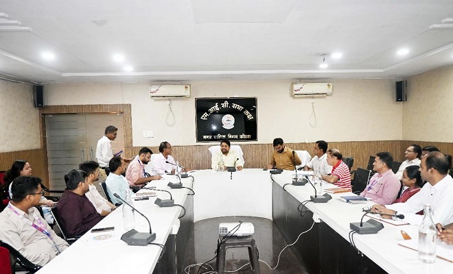 हितग्राहियों के आवेदनों पर त्वरित कार्यवाही कर ऋण स्वीकृति की प्रक्रिया शीघ्रता से पूरी करायें बैंकर्स : आयुक्त