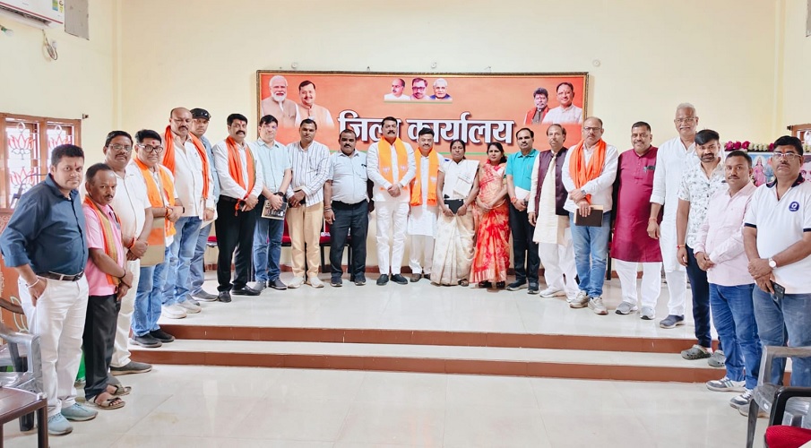 भाजपा जिला कोरबा की मासिक बैठक संपन्न, "मोदी जी के 12 साल बेमिसाल" अभियान को बूथ स्तर तक पहुंचाने का आह्वान
