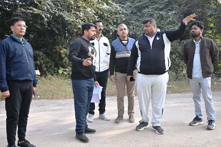 जिला चिकित्सालय में प्रगतिरत व प्रस्तावित कार्यो को समयसीमा में पूरा कराएं - आयुक्त श्री आशुतोष पाण्डेय