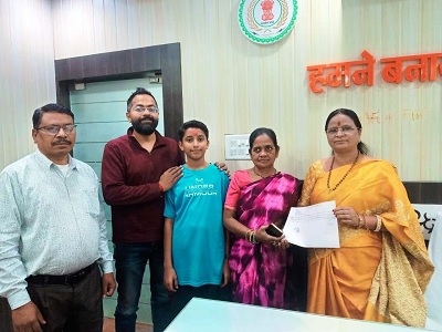 यूपीएससी मुख्य परीक्षा उत्तीर्ण करने वाले राज पटेल को महापौर ने प्रदान की 01 लाख रू. की प्रोत्साहन राशि