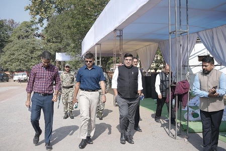 गणतंत्र दिवस की तैयारियों के संबंध में कलेक्टर ने सीएसईबी ग्राउंड का किया निरीक्षण