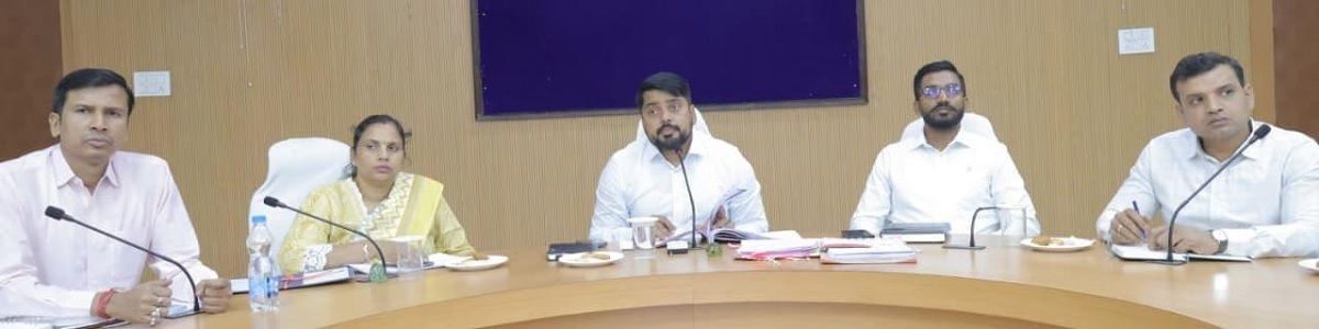 संपूर्णता अभियान के इंडिकेटर को दो सप्ताह में हासिल करेंः निगमायुक्त श्री आशुतोष पाण्डेय