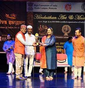 मलेशिया मे अंतरराष्ट्रीय मंच पर संगीत प्रतियोगिता मे कोरबा के संदीप शर्मा ने जीता रजत पदक
