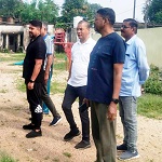 शिवनगर रूमगरा वार्ड का भ्रमण कर आयुक्त आमजन की समस्याओं से हुए रूबरू