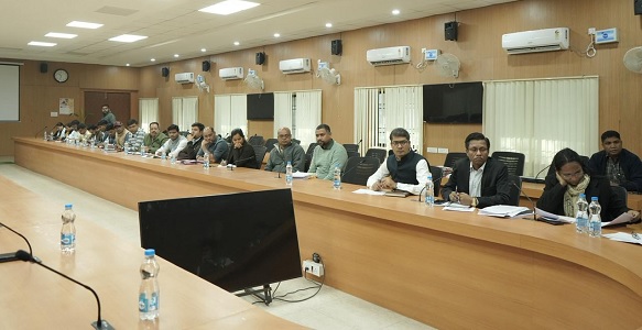 राजनैतिक दलों की उपस्थिति में कलेक्टर ने फोटोयुक्त निर्वाचक नामावलियों का किया प्रारंभिक प्रकाशन