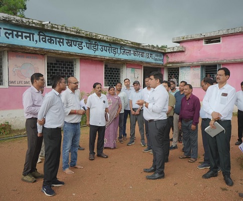 दूरस्थ क्षेत्रों में निर्माणाधीन कार्यों का कलेक्टर ने किया निरीक्षण, अधूरे कार्यो को गुणवत्ता के साथ समय-सीमा में पूर्ण करने के निर्देश
